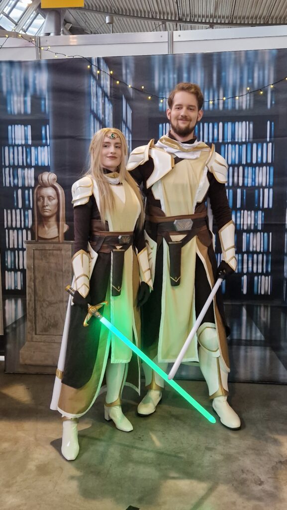 Auch Avar und Elzar statten dem Archiv einen Besuch ab