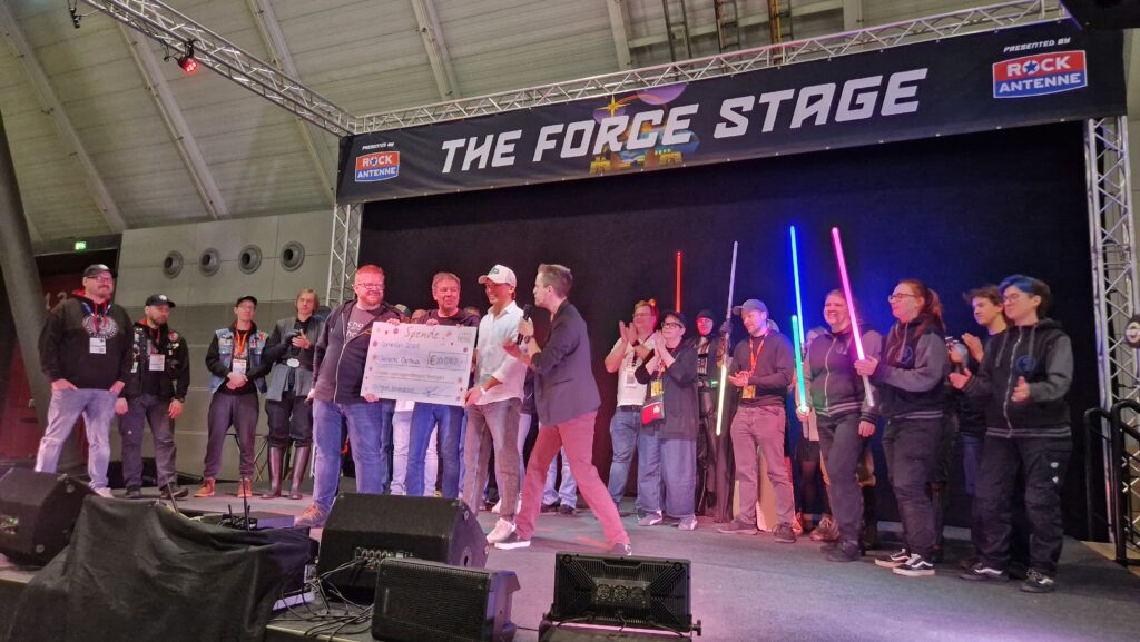 In der Closing Ceremony wurde die Gesamtspendensumme von über 10.000€ verkündet