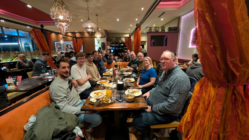 Vereinsabendessen beim Inder mit Claudia Gray