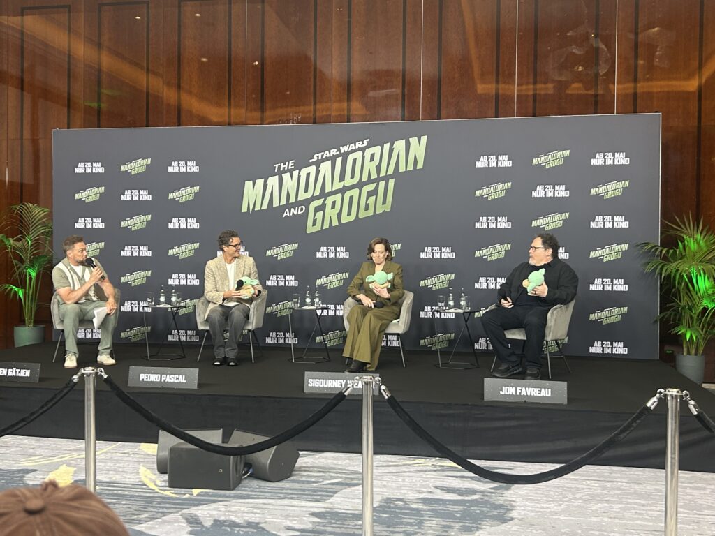 Pressekonferenz Star Wars The Mandalorian and Grogu in Berlin (04.05.2026) (3)